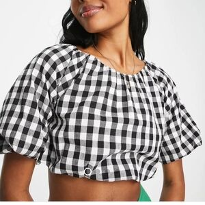 Brand-new puff sleeve top in black/white gingham.